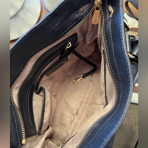 Michael Kors Naomi Navy Large Satchel and Wallet Like New Excellent Condition - Picture 7 of 11